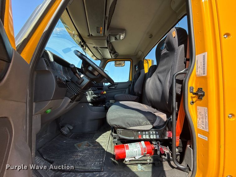 image for item EU2210 2021 International LT625 semi truck