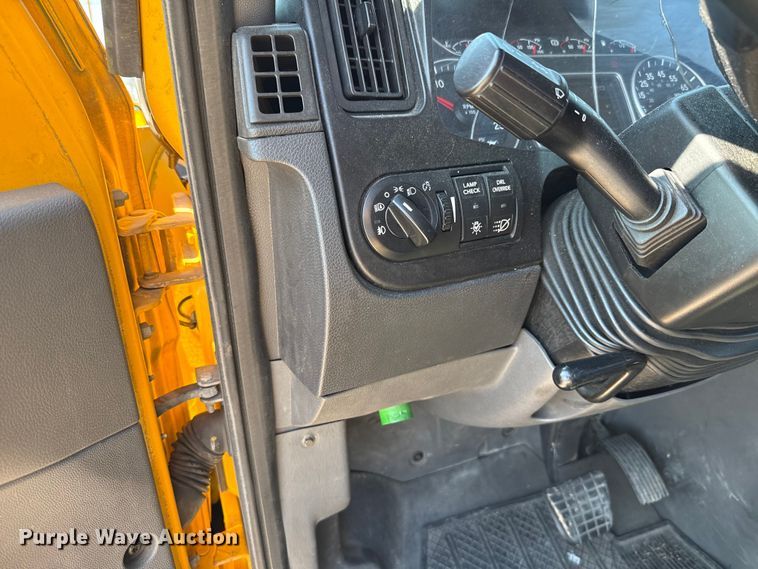 image for item EU2210 2021 International LT625 semi truck