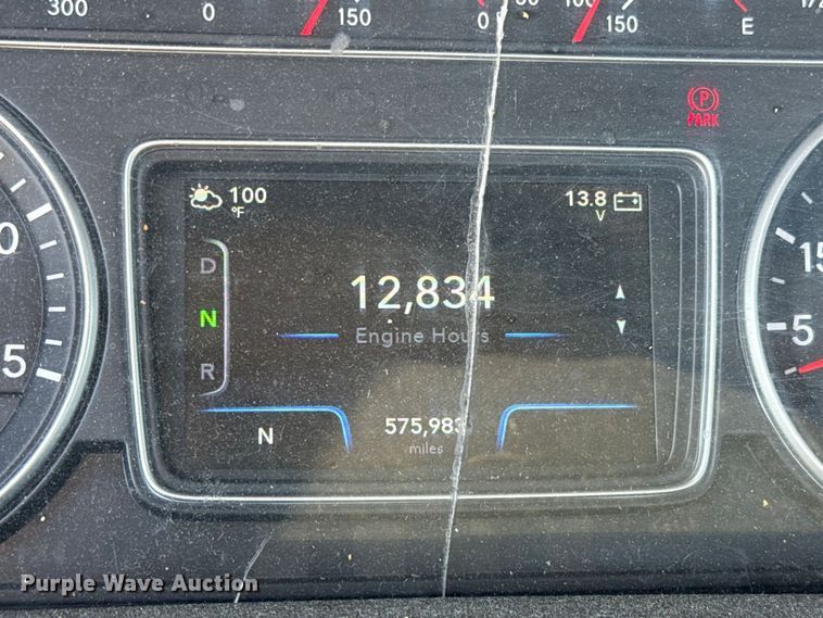 image for item EU2210 2021 International LT625 semi truck