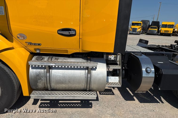 image for item EU2211 2020 Kenworth T680 semi truck