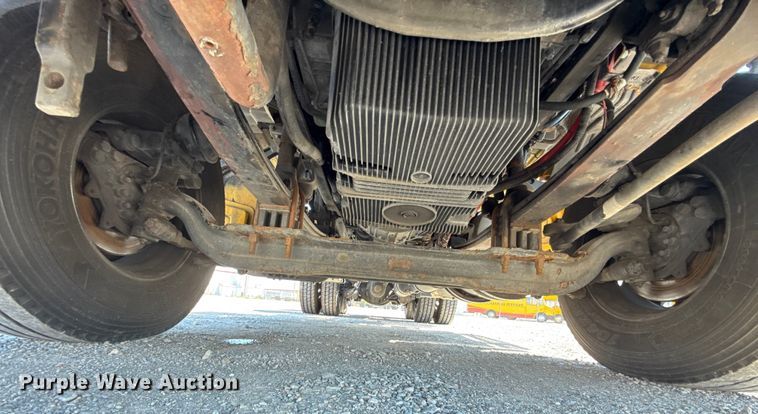 image for item EU2211 2020 Kenworth T680 semi truck