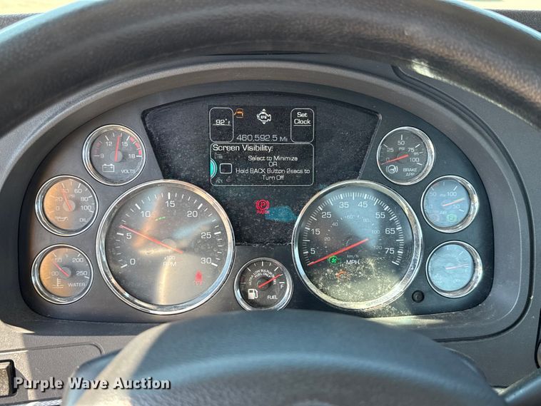 image for item EU2211 2020 Kenworth T680 semi truck