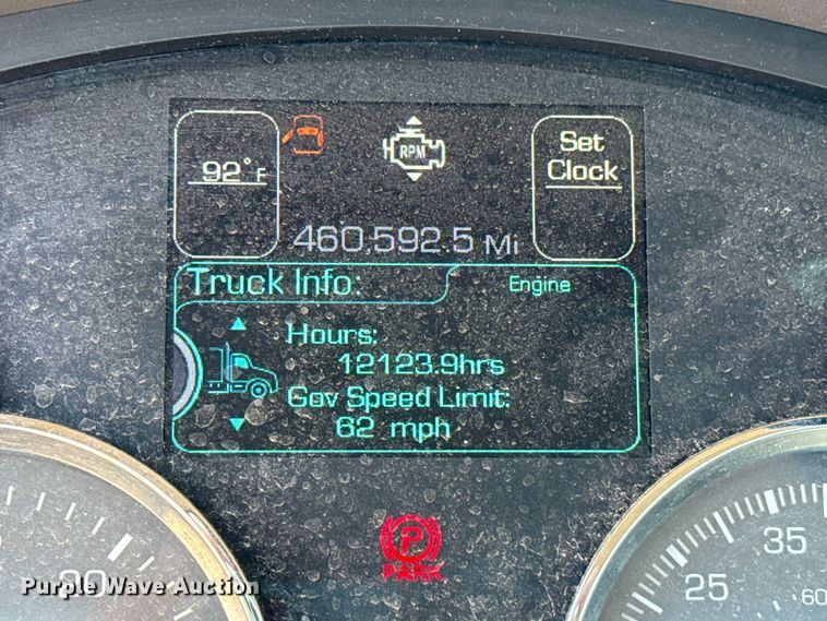 image for item EU2211 2020 Kenworth T680 semi truck