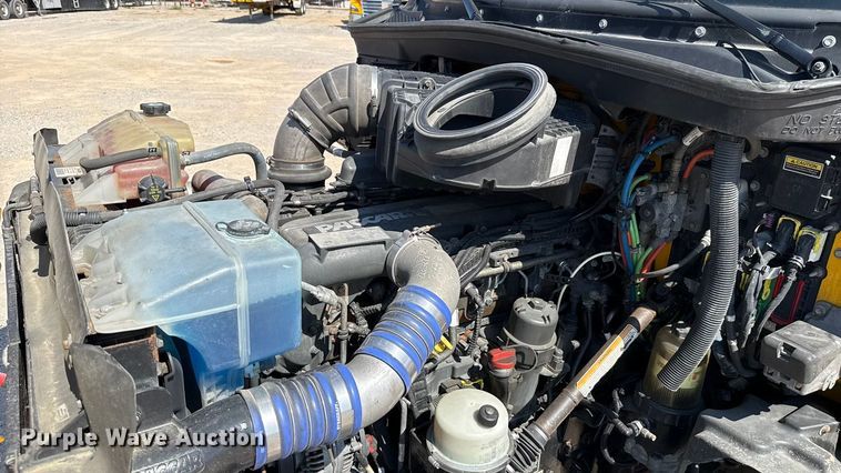 image for item EU2211 2020 Kenworth T680 semi truck