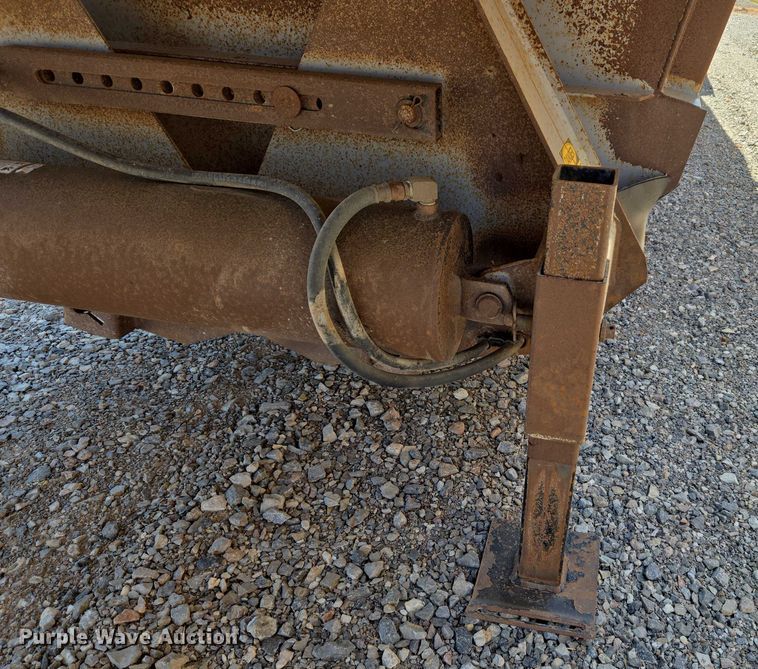 image for item EU3569 2014 Armor Lite SBD-40 bottom dump trailer