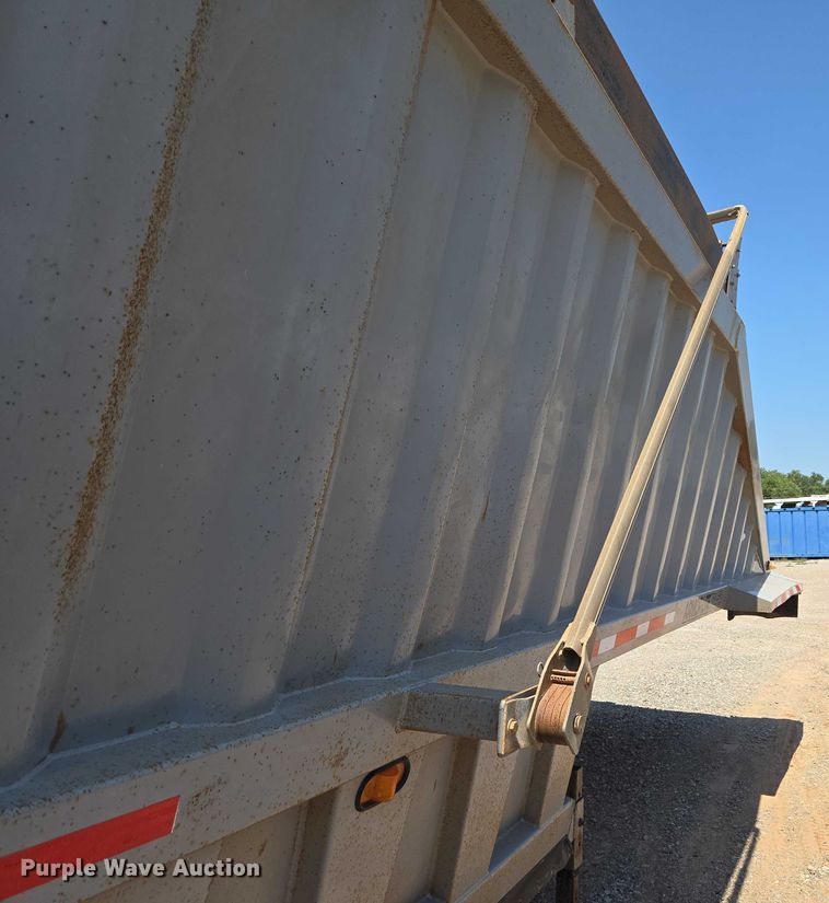 image for item EU3569 2014 Armor Lite SBD-40 bottom dump trailer