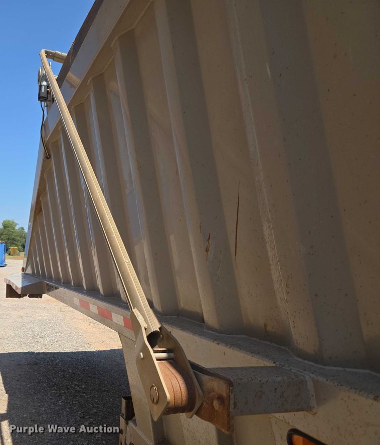 image for item EU3569 2014 Armor Lite SBD-40 bottom dump trailer