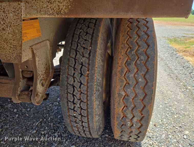 image for item EU3569 2014 Armor Lite SBD-40 bottom dump trailer