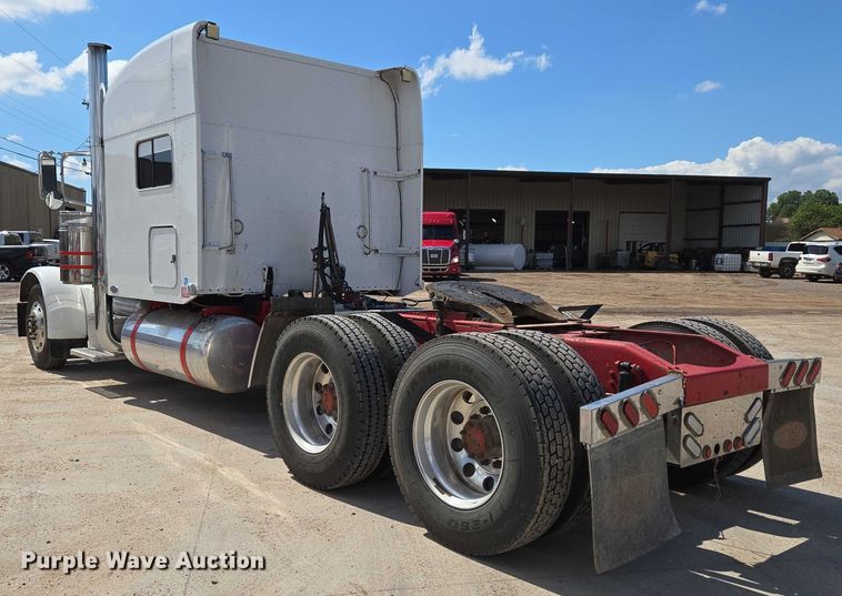 image for item EU3644 2007 Peterbilt 379 semi truck