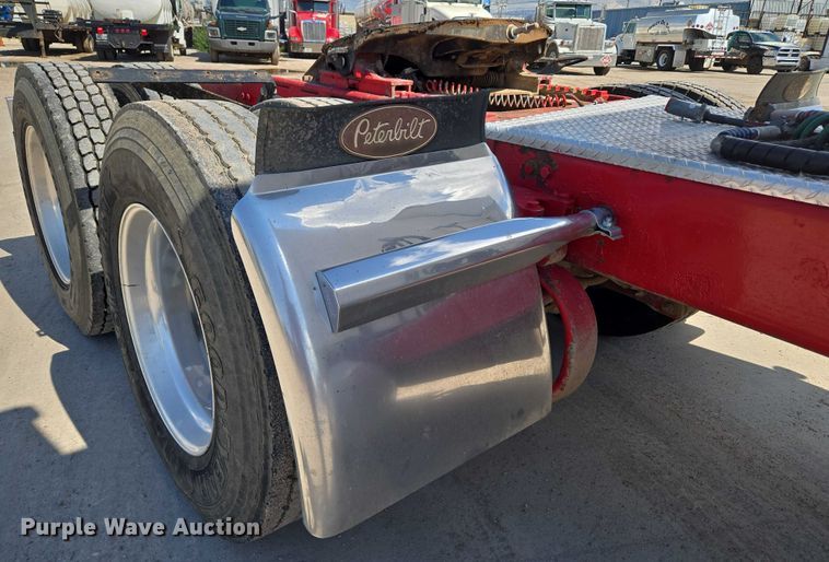 image for item EU3644 2007 Peterbilt 379 semi truck