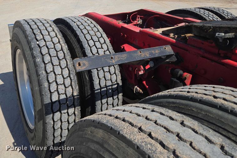 image for item EU3644 2007 Peterbilt 379 semi truck