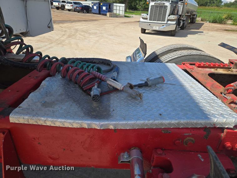 image for item EU3644 2007 Peterbilt 379 semi truck