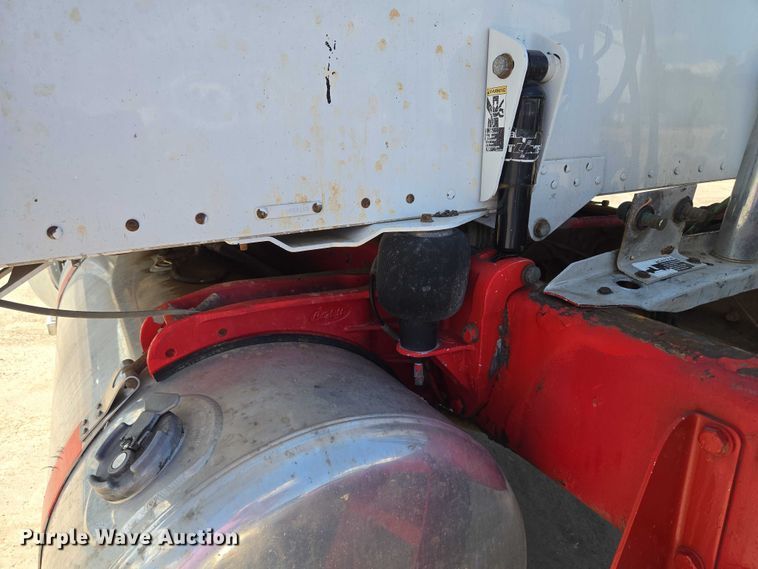 image for item EU3644 2007 Peterbilt 379 semi truck