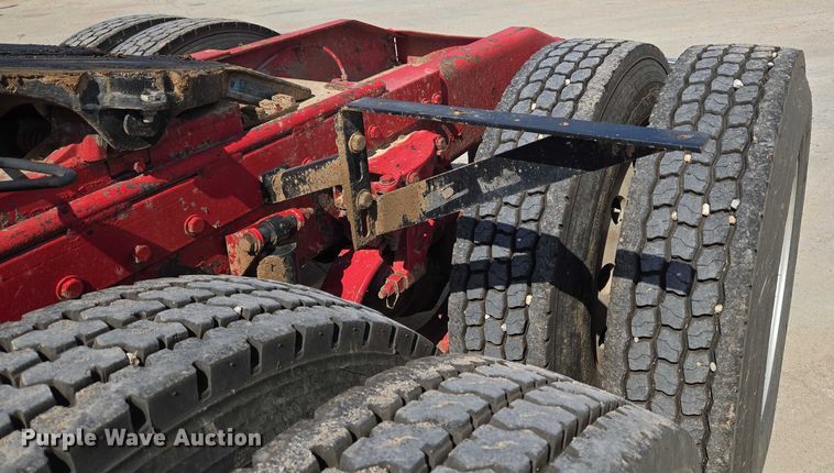 image for item EU3644 2007 Peterbilt 379 semi truck