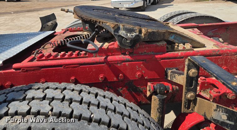 image for item EU3644 2007 Peterbilt 379 semi truck