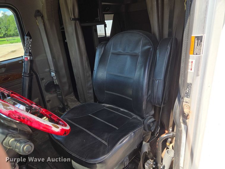 image for item EU3644 2007 Peterbilt 379 semi truck