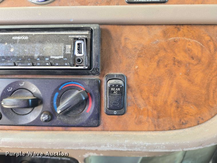 image for item EU3644 2007 Peterbilt 379 semi truck