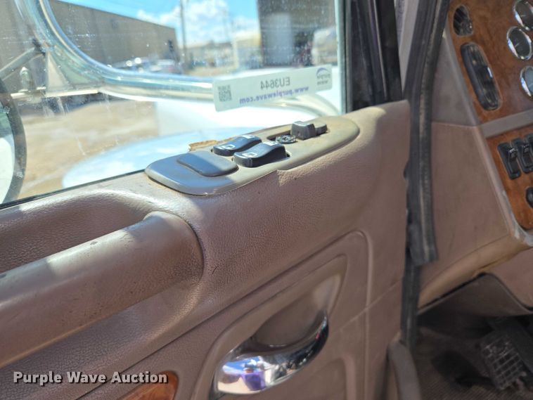 image for item EU3644 2007 Peterbilt 379 semi truck