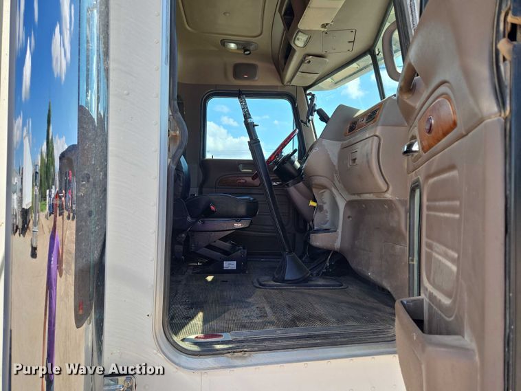 image for item EU3644 2007 Peterbilt 379 semi truck