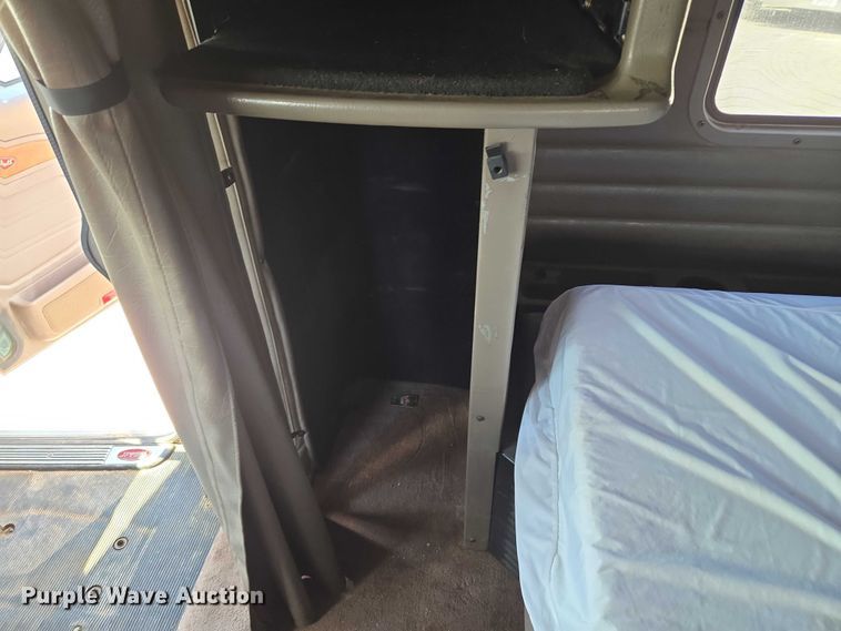 image for item EU3644 2007 Peterbilt 379 semi truck