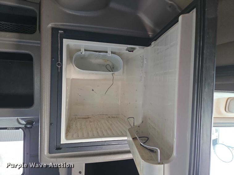 image for item EU3644 2007 Peterbilt 379 semi truck