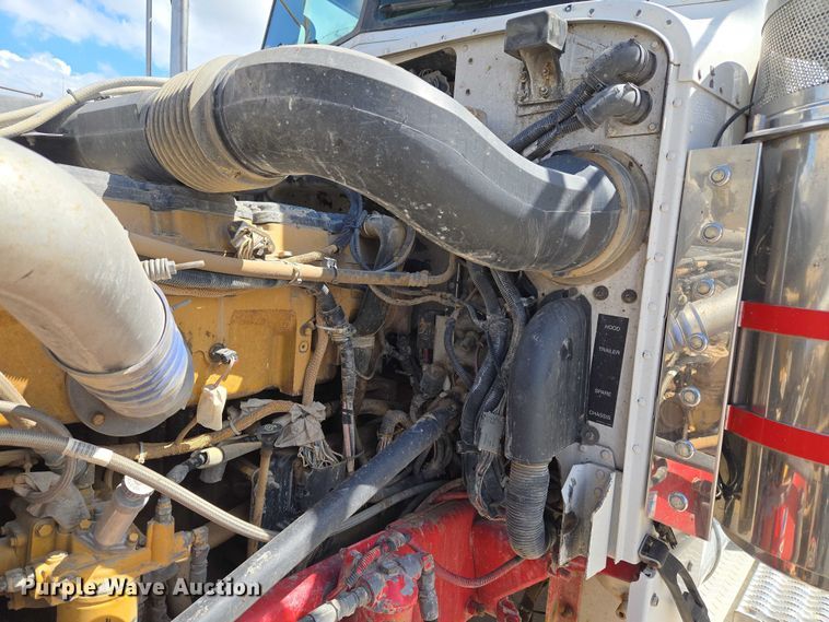 image for item EU3644 2007 Peterbilt 379 semi truck