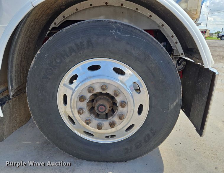 image for item EU3644 2007 Peterbilt 379 semi truck