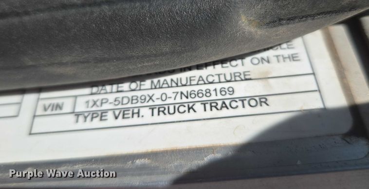 image for item EU3644 2007 Peterbilt 379 semi truck