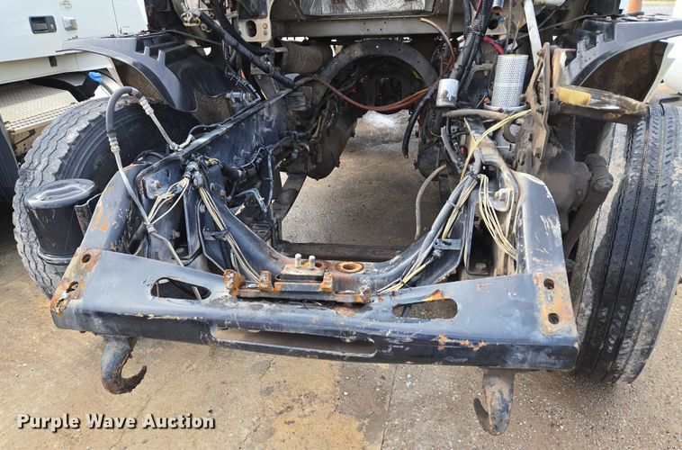 image for item EU3646 2006 Freightliner Columbia semi truck