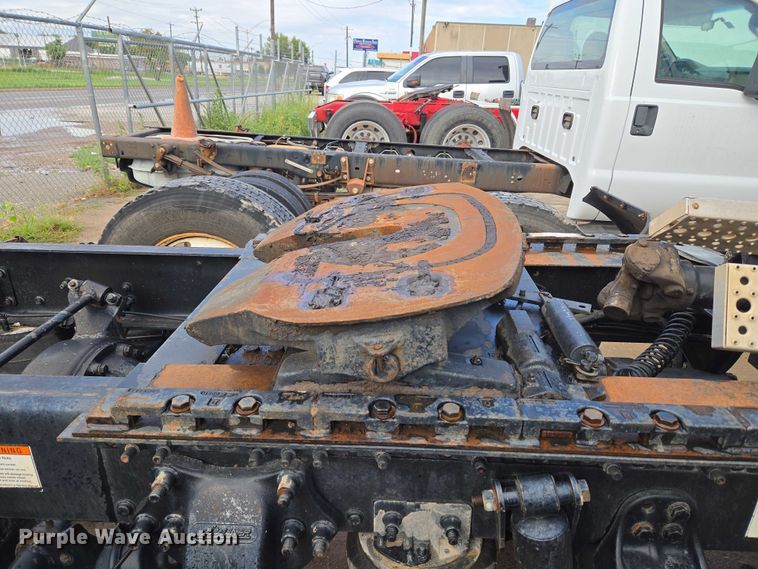 image for item EU3646 2006 Freightliner Columbia semi truck