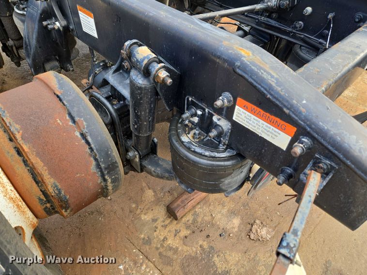 image for item EU3646 2006 Freightliner Columbia semi truck