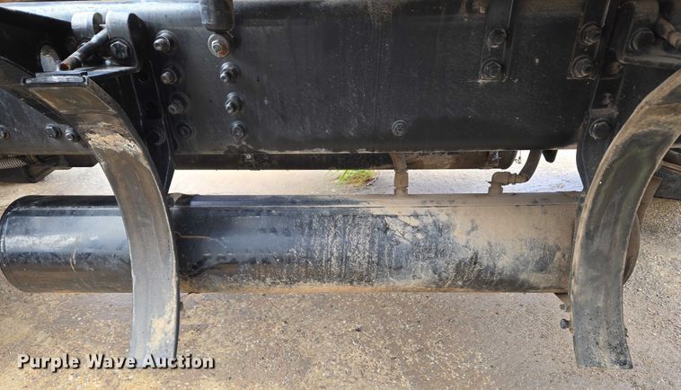 image for item EU3646 2006 Freightliner Columbia semi truck