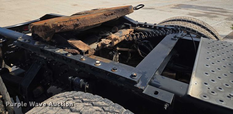 image for item EU3648 2015 Volvo VN semi truck