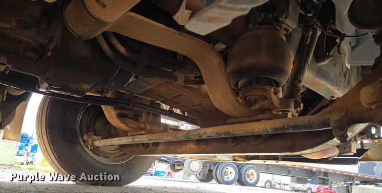 image for item EU3648 2015 Volvo VN semi truck