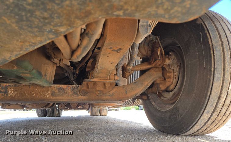 image for item EU3648 2015 Volvo VN semi truck