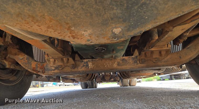 image for item EU3648 2015 Volvo VN semi truck