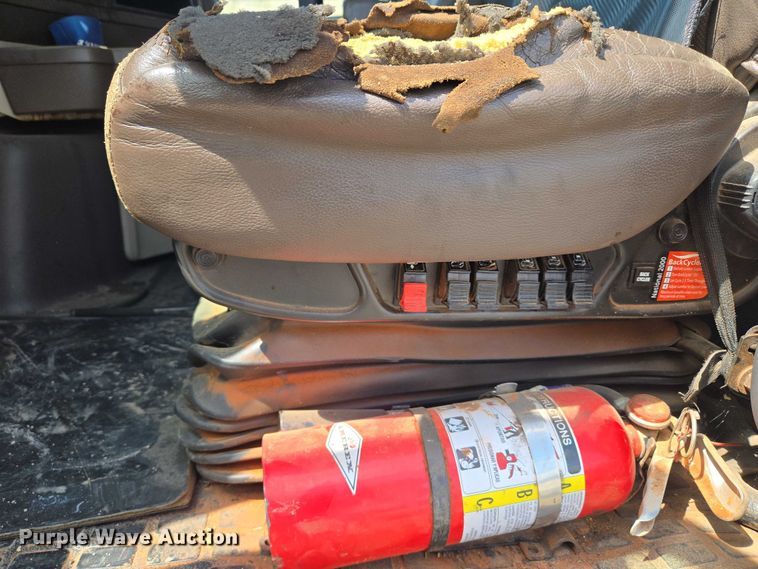 image for item EU3648 2015 Volvo VN semi truck