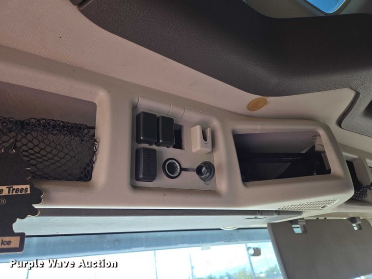 image for item EU3648 2015 Volvo VN semi truck