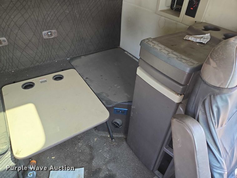 image for item EU3648 2015 Volvo VN semi truck