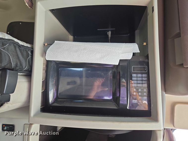 image for item EU3648 2015 Volvo VN semi truck