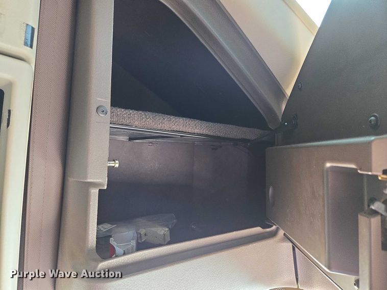 image for item EU3648 2015 Volvo VN semi truck