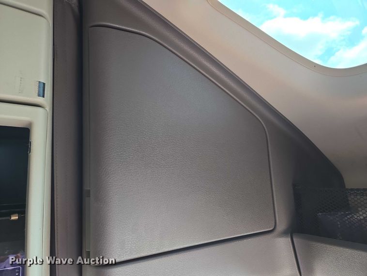 image for item EU3648 2015 Volvo VN semi truck