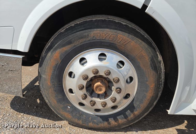 image for item EU3648 2015 Volvo VN semi truck