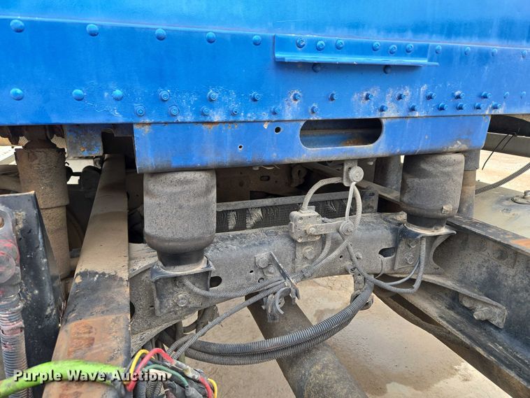 image for item EU3650 2008 Freightliner FLD132 semi truck