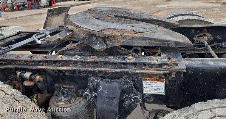 image for item EU3650 2008 Freightliner FLD132 semi truck