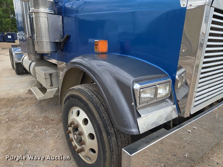 image for item EU3650 2008 Freightliner FLD132 semi truck