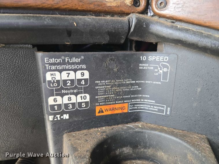 image for item EU3650 2008 Freightliner FLD132 semi truck