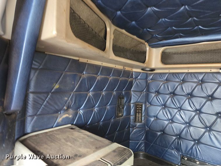 image for item EU3650 2008 Freightliner FLD132 semi truck