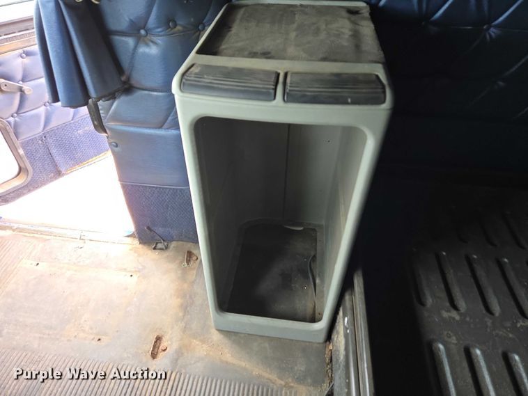 image for item EU3650 2008 Freightliner FLD132 semi truck