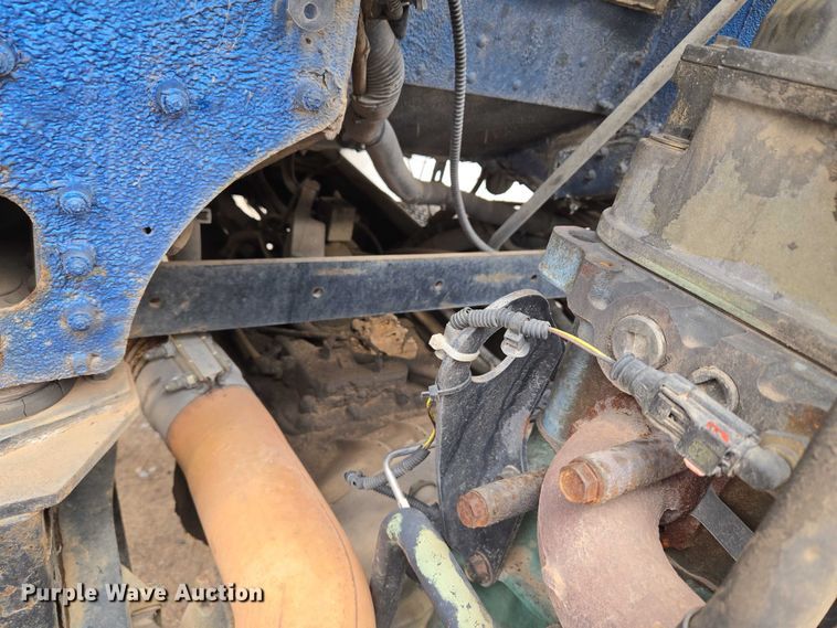 image for item EU3650 2008 Freightliner FLD132 semi truck